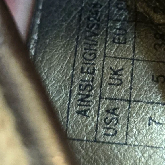 Vionic Gold Wedges Like New Size 7.  MSRP $109.99 Limited Edition NWOT - Picture 4 of 6